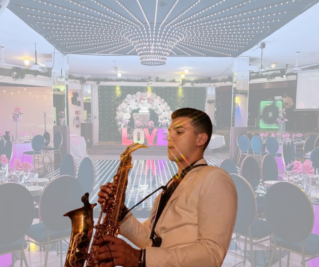 Saxofón en vivo: Sofisticación para tu cóctel de bienvenida